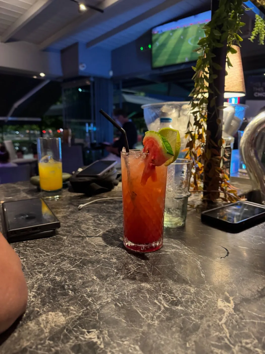Cocktail στο μπαρ του Διογένη